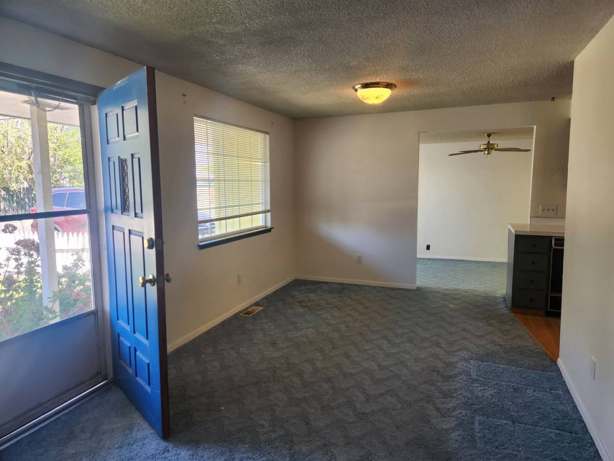 House for rent at 1106 Spokane St, Yakima, WA 98902