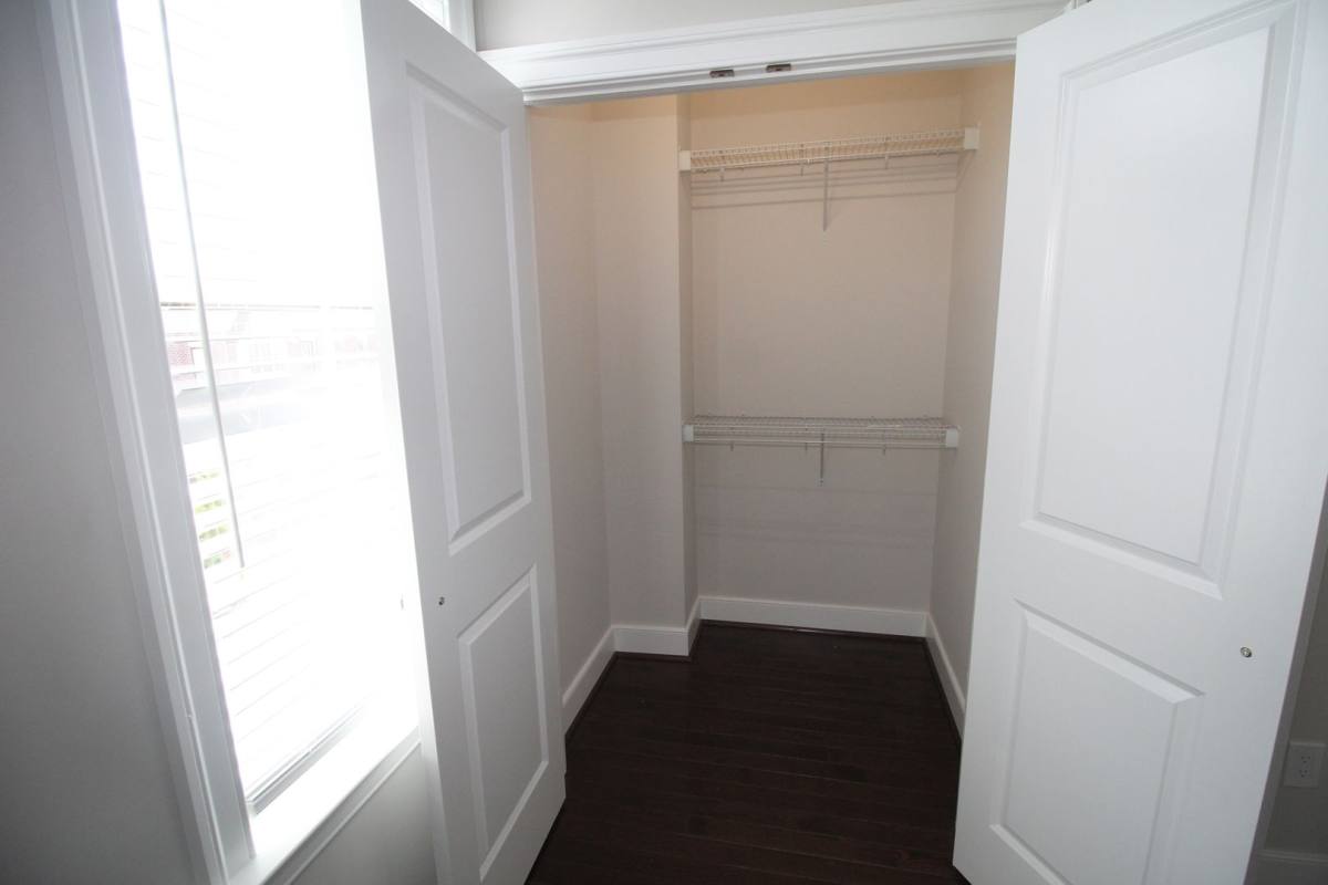 Townhouse for rent at 1704 W Cary St, Richmond, VA 23220