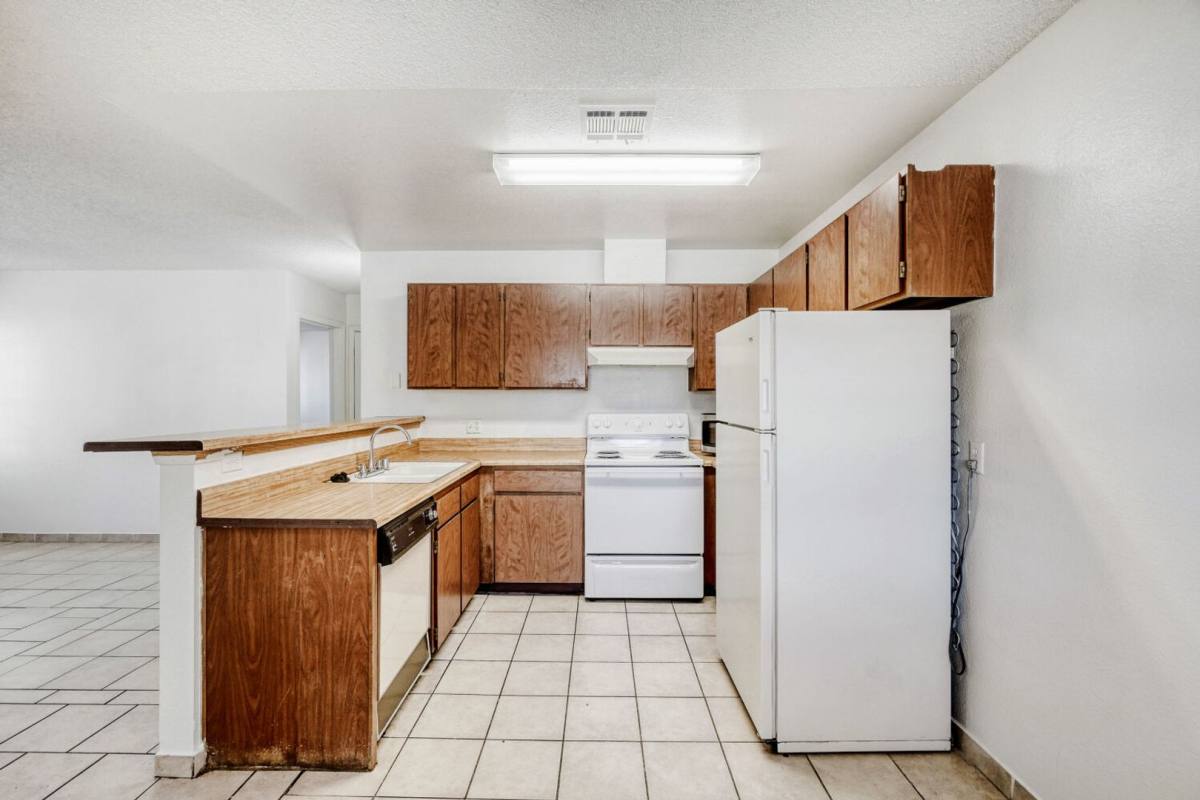 Apartment for rent at 4651 Amberleigh Lane, Las Vegas, NV 89121