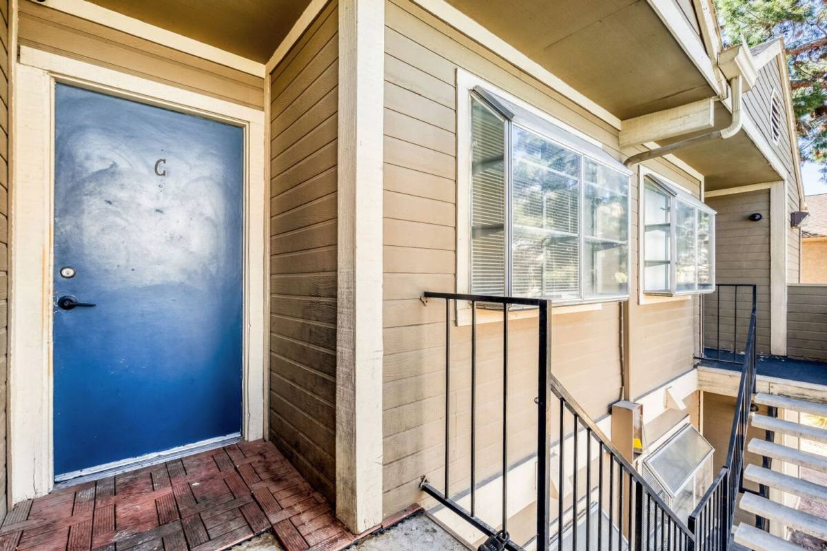 Apartment for rent at 4651 Amberleigh Lane, Las Vegas, NV 89121