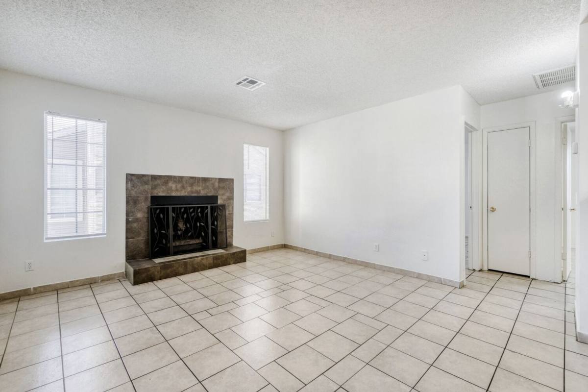 Apartment for rent at 4651 Amberleigh Lane, Las Vegas, NV 89121