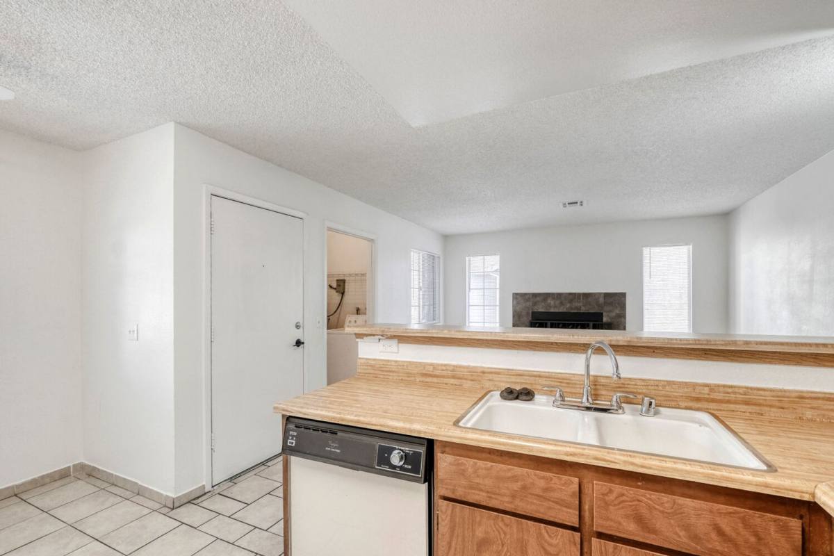 Apartment for rent at 4651 Amberleigh Lane, Las Vegas, NV 89121