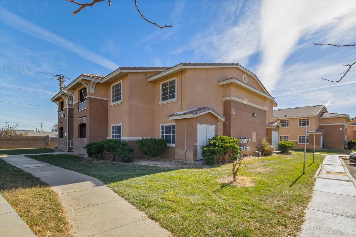 Apartment for rent at 16197 H St, Mojave, CA 93501