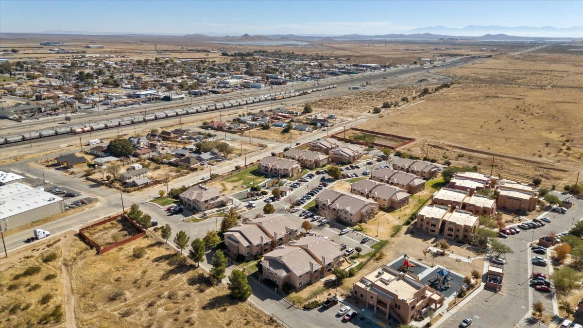 Apartment for rent at 16197 H St, Mojave, CA 93501