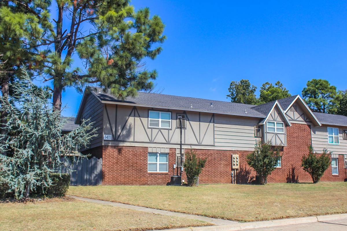 Apartment for rent at 1411 Rebecca Lane, Norman, OK 73072