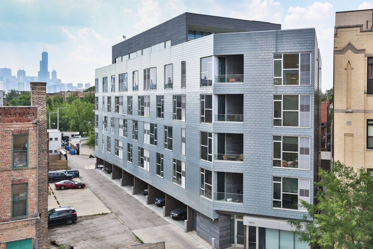 Apartment for rent at 1515 W Haddon Ave, Chicago, IL 60642