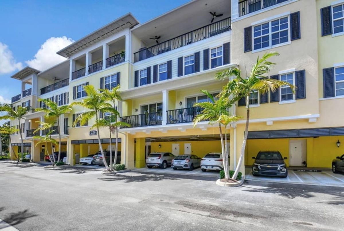 Condo for rent at 3120 E Latitude Circle, Delray Beach, FL 33483