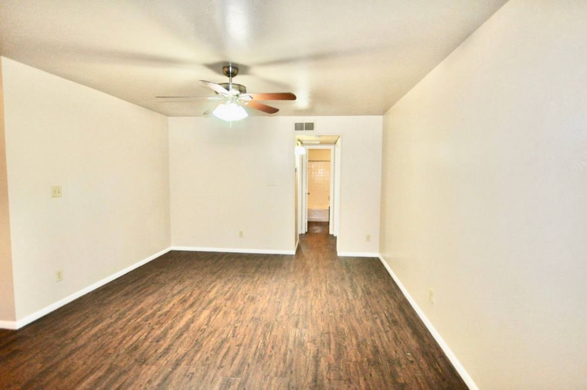 Townhouse for rent at 202 E Oak St, Weatherford, TX 76086