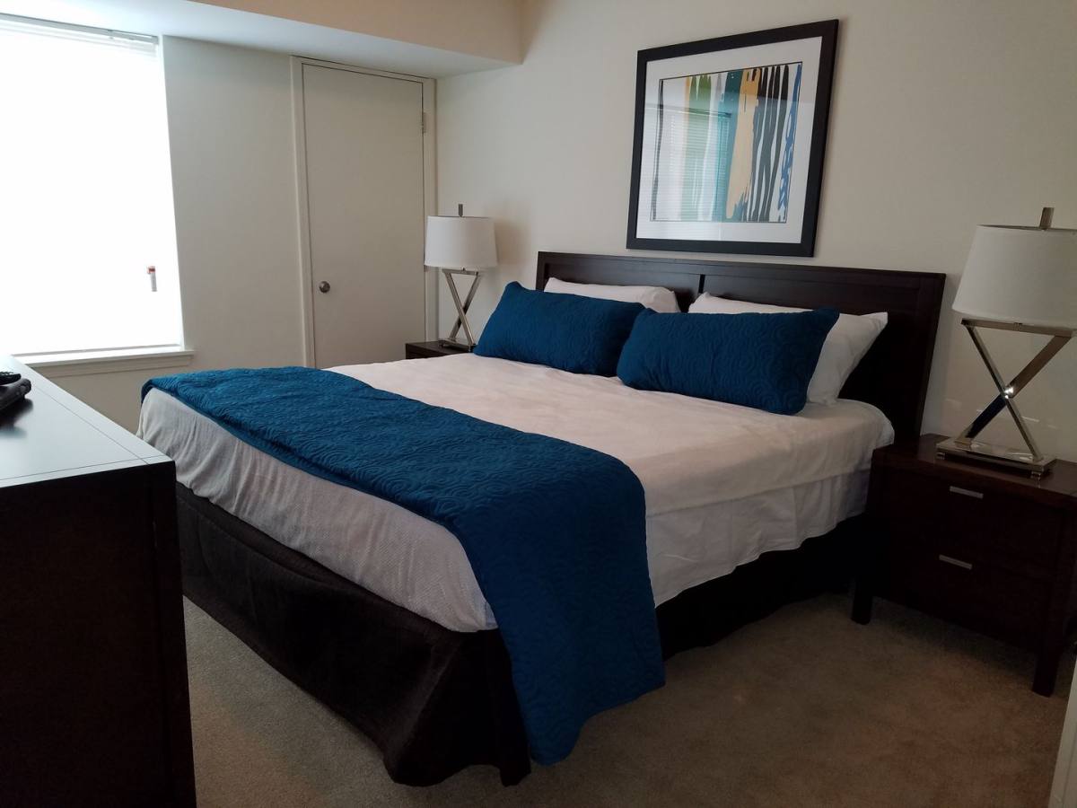 Apartment for rent at 2121 45th St, Highland, IN 46322
