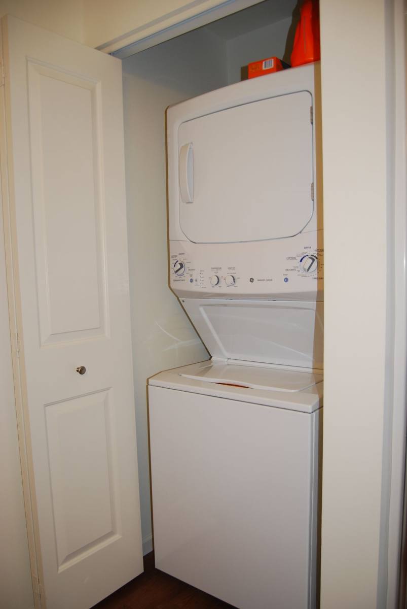 Apartment for rent at 2121 45th St, Highland, IN 46322