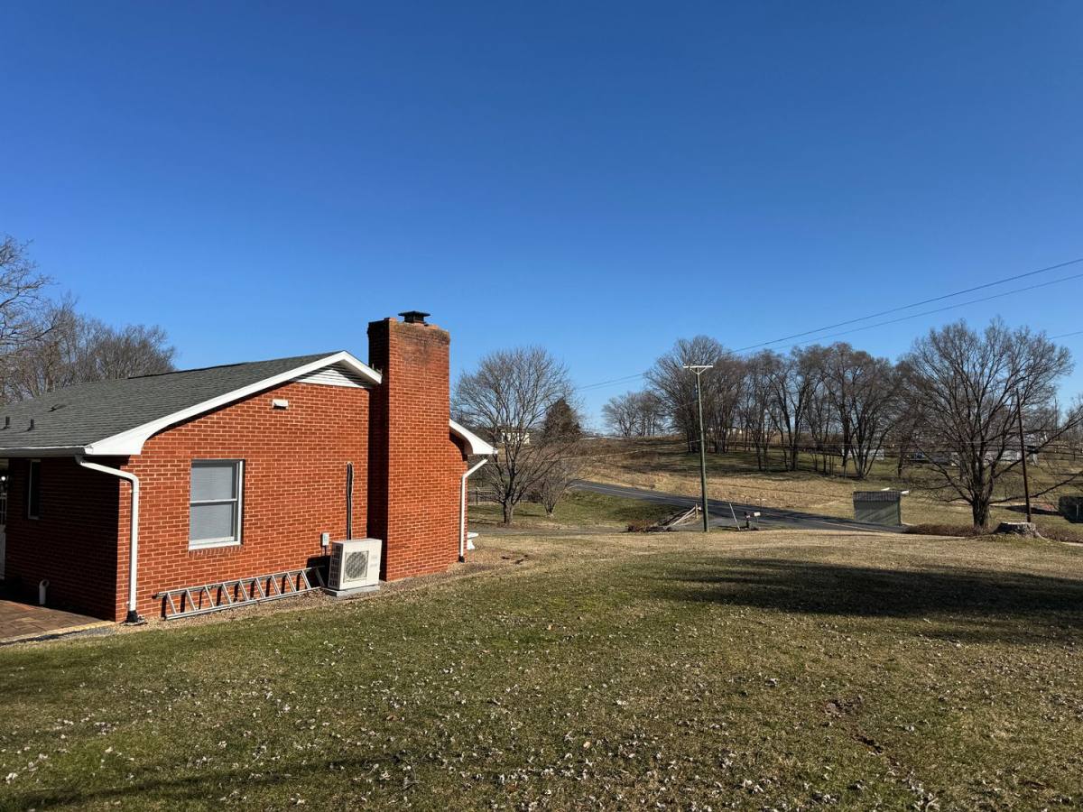House for rent at 5473 Orchard Dr, Timberville, VA 22853