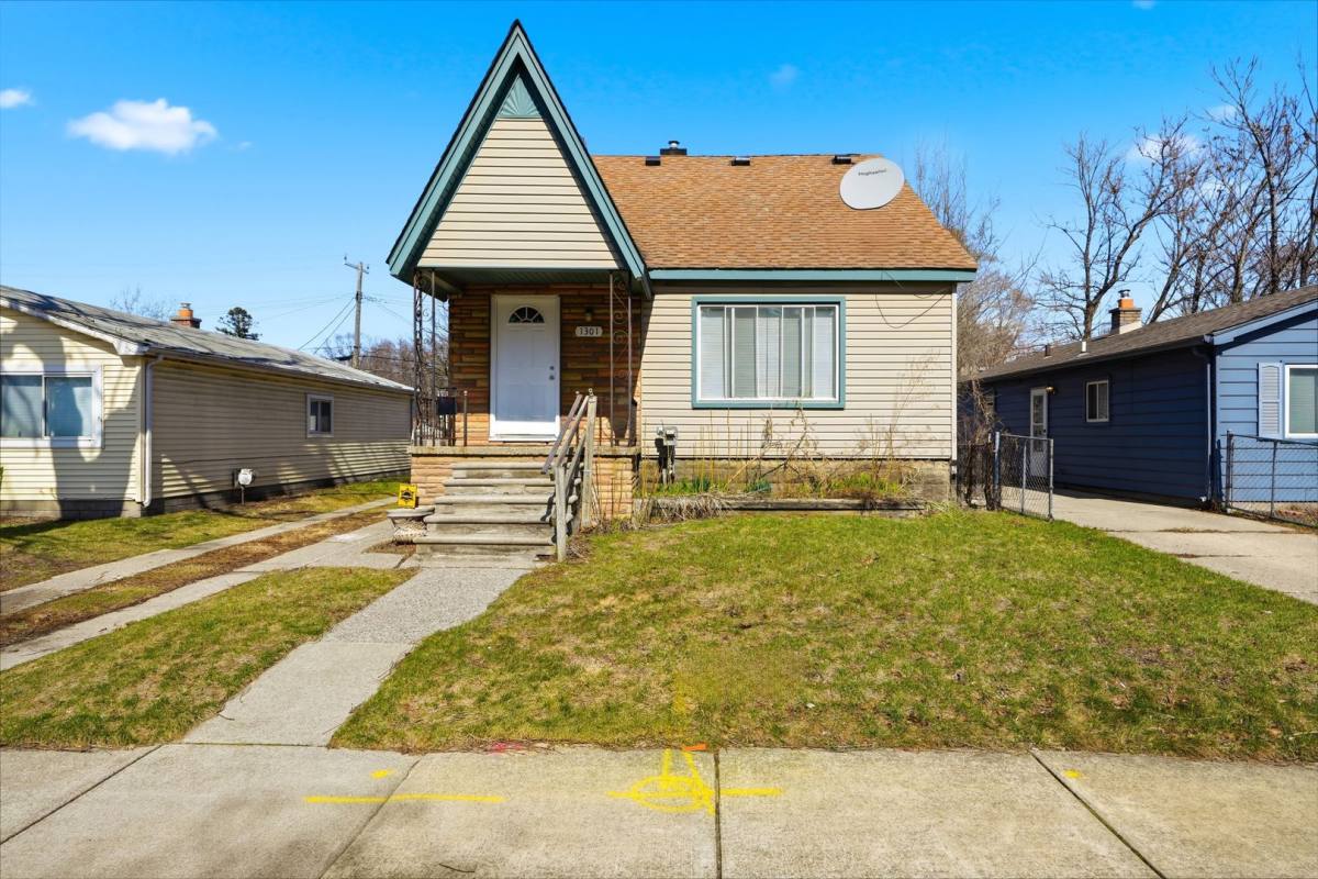 House for rent at 1301 E Muir, Hazel Park, MI 48030