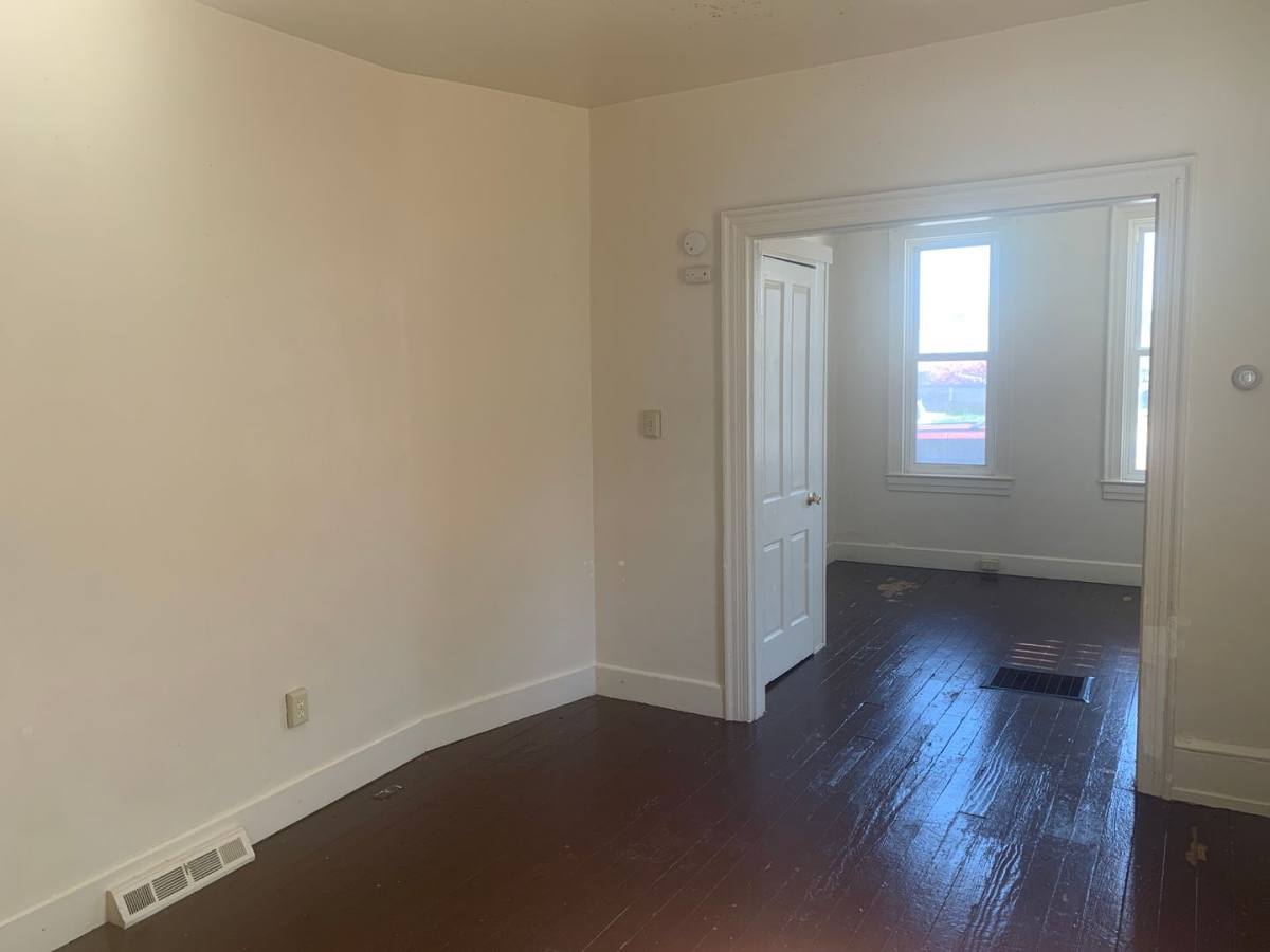 Apartment for rent at 124 N W St, York, PA 17401