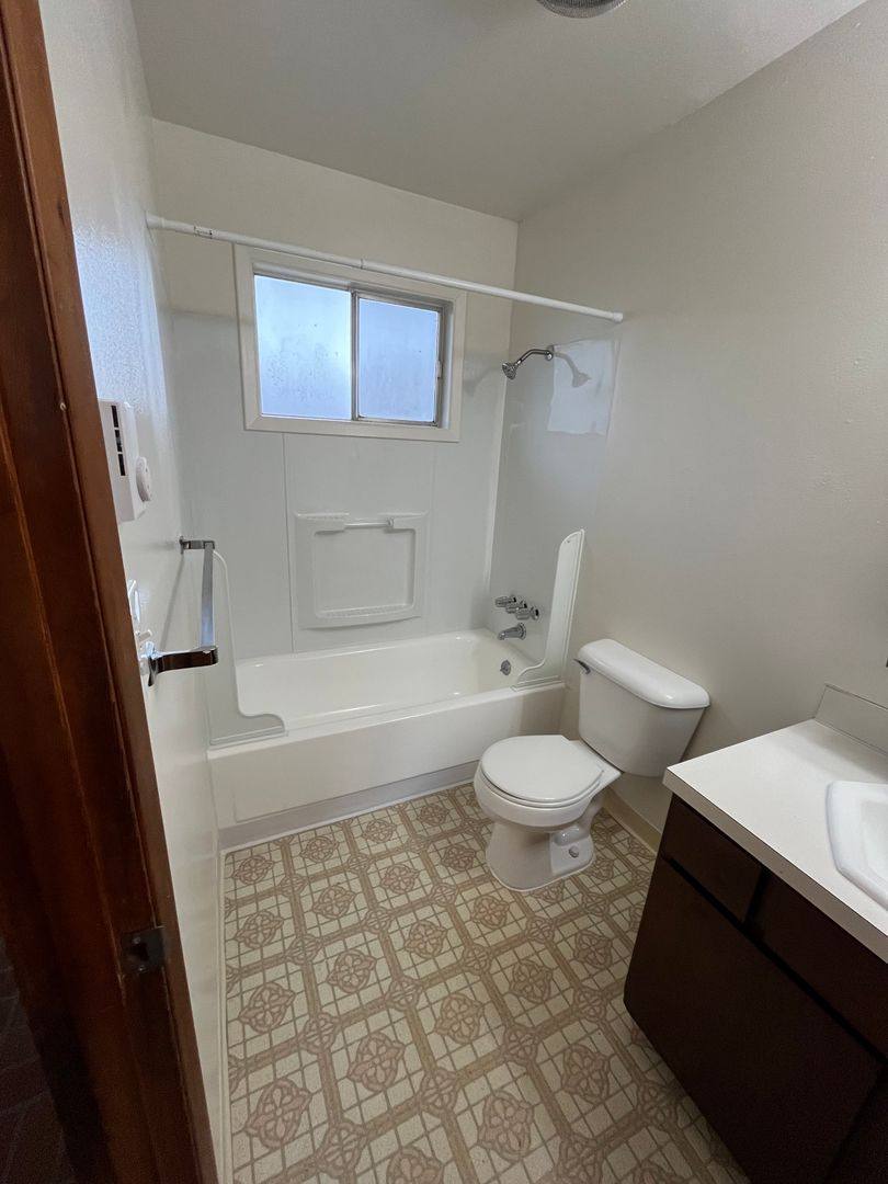 Apartment for rent at 2127 E 6th St, Vancouver, WA 98661