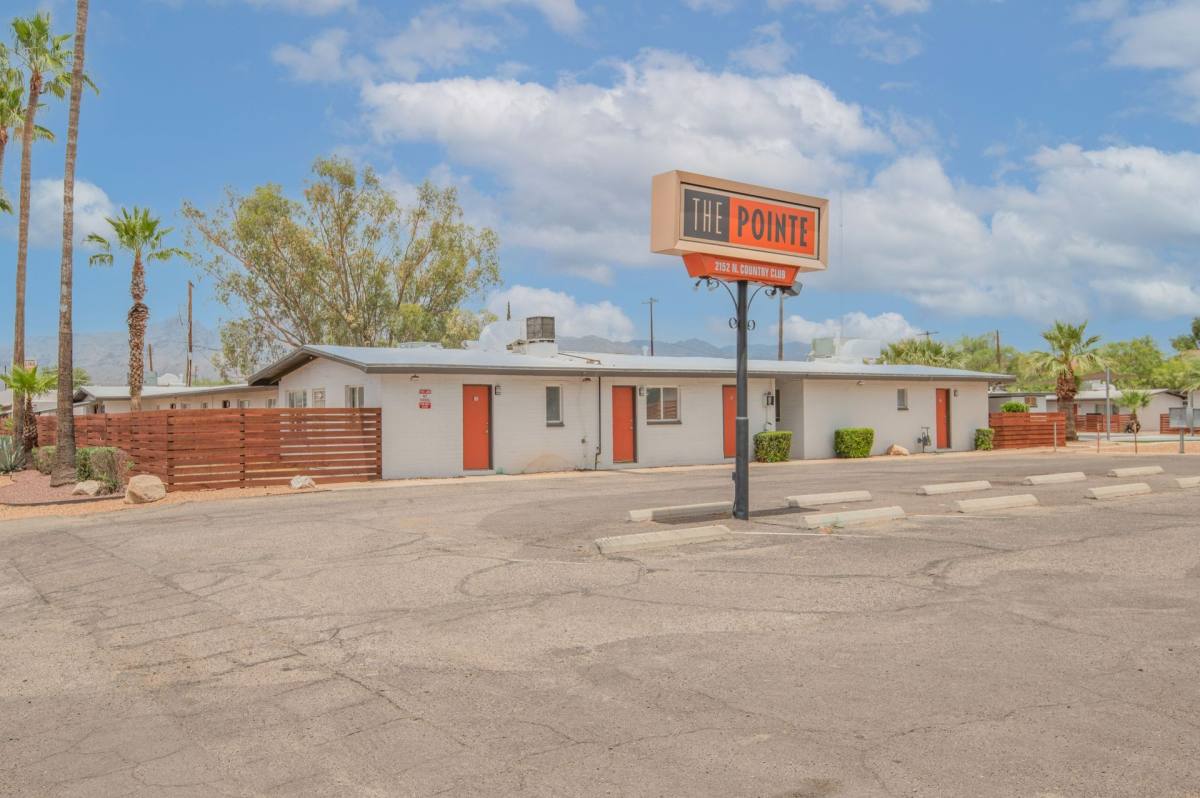 Apartment for rent at 2152 N Country Club Rd, Tucson, AZ 85716
