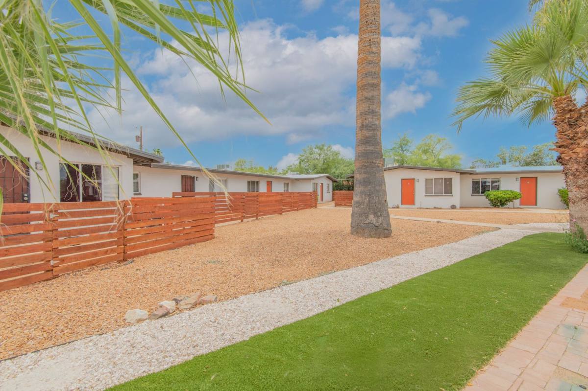 Apartment for rent at 2152 N Country Club Rd, Tucson, AZ 85716