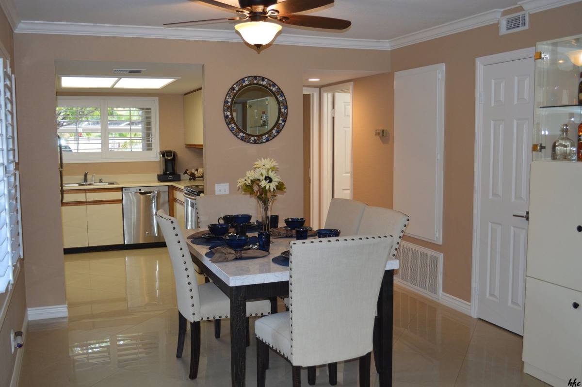 Apartment for rent at 2700 E Mesquite Ave, Palm Springs, CA 92264