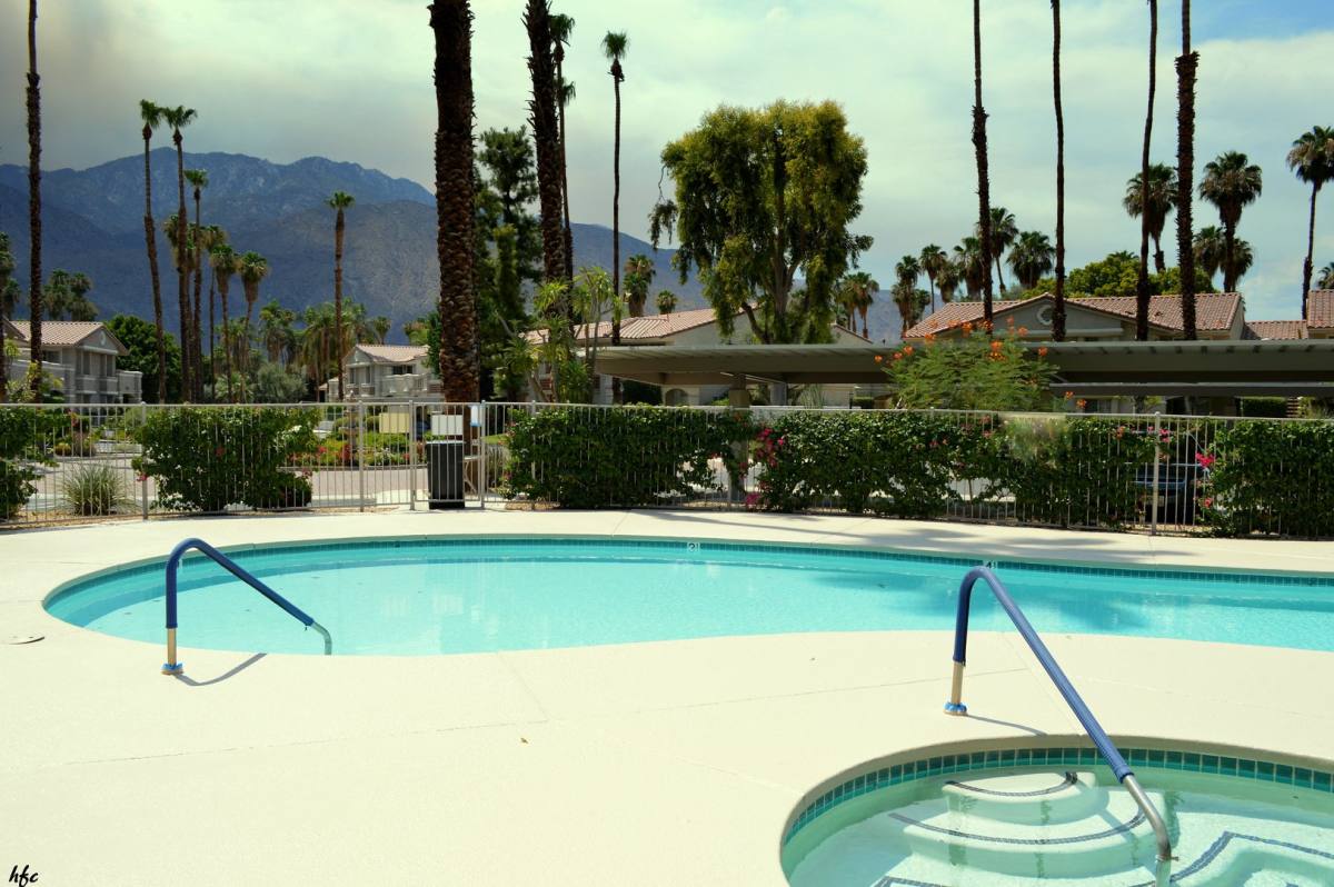 Apartment for rent at 2700 E Mesquite Ave, Palm Springs, CA 92264