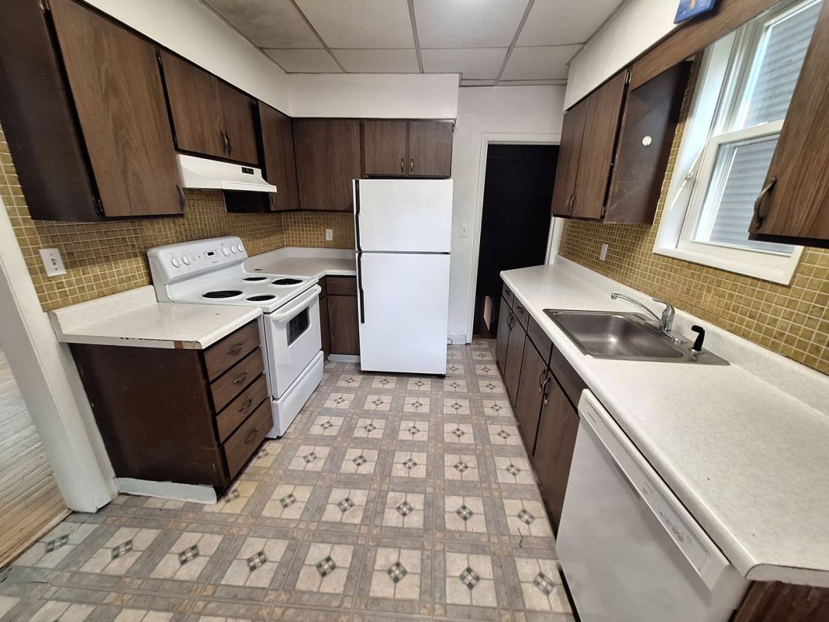 House for rent at 2114 E 4th St, Duluth, MN 55812
