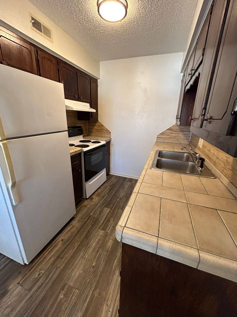 Apartment for rent at 6015 Jenny Lind Place, Fort Smith, AR 72908