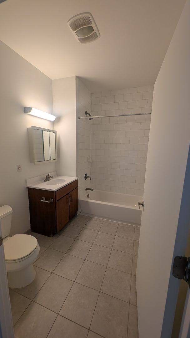 Apartment for rent at 176 Division St, Trenton, NJ 08611