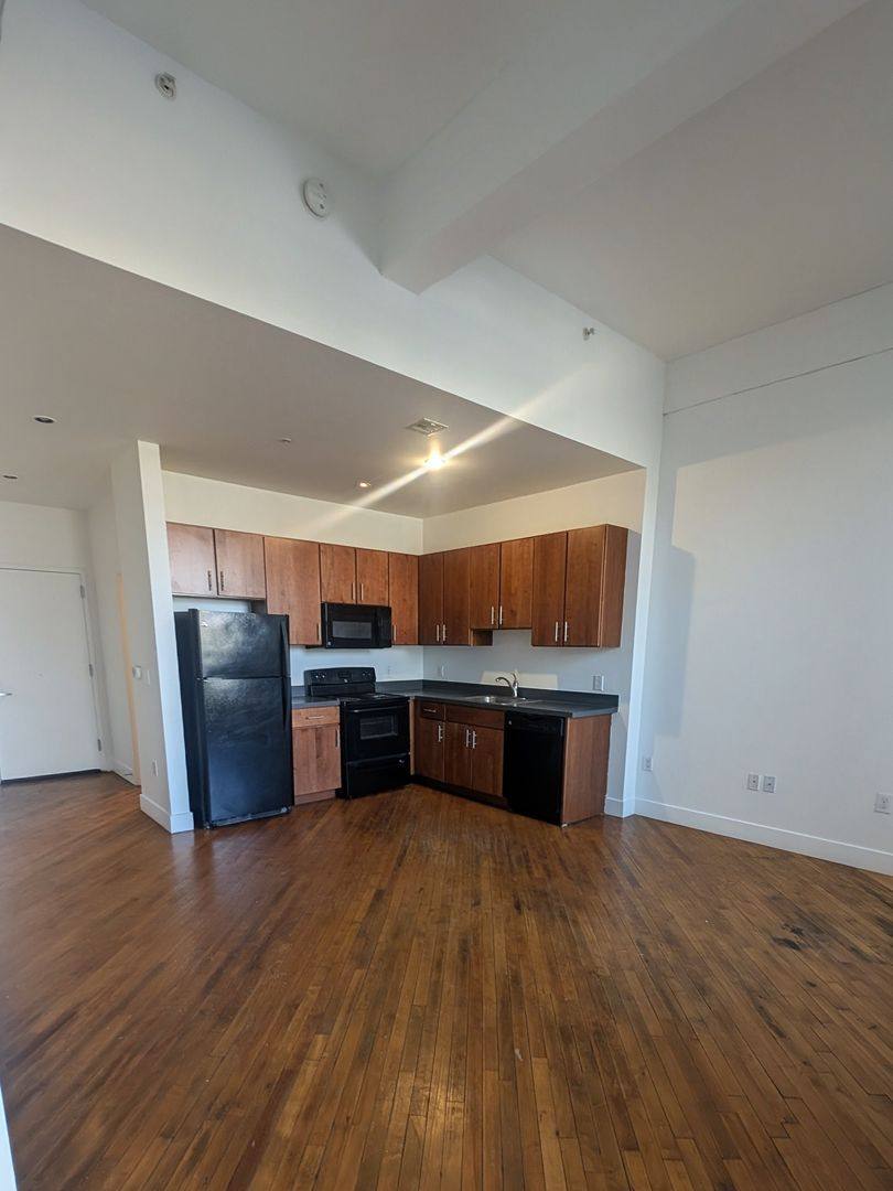 Apartment for rent at 176 Division St, Trenton, NJ 08611