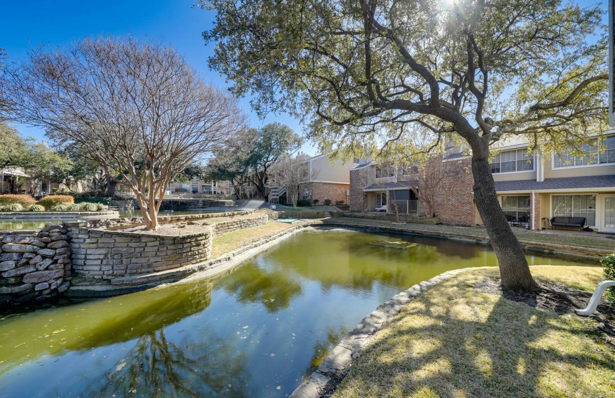 Condo for rent at 3550 Country Square Dr, Carrollton, TX 75006