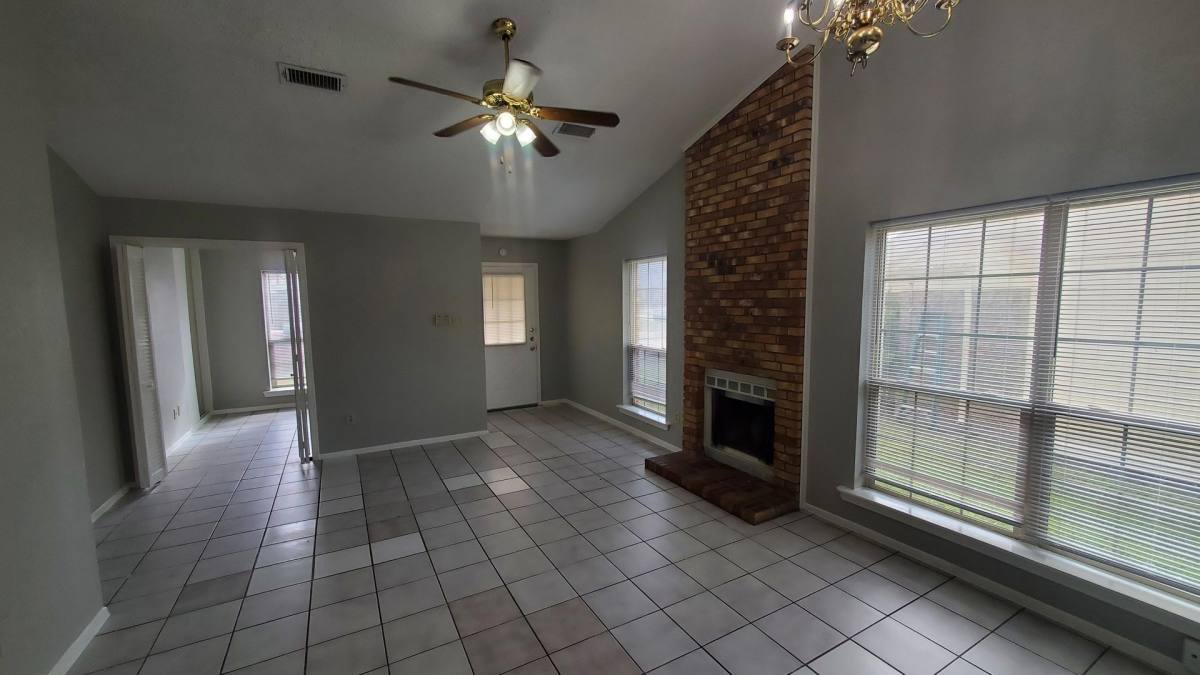 House for rent at 817 Denmark Dr, Mesquite, TX 75149