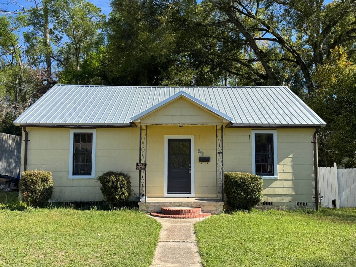 House for rent at 403 Helvenston St, Live Oak, FL 32064