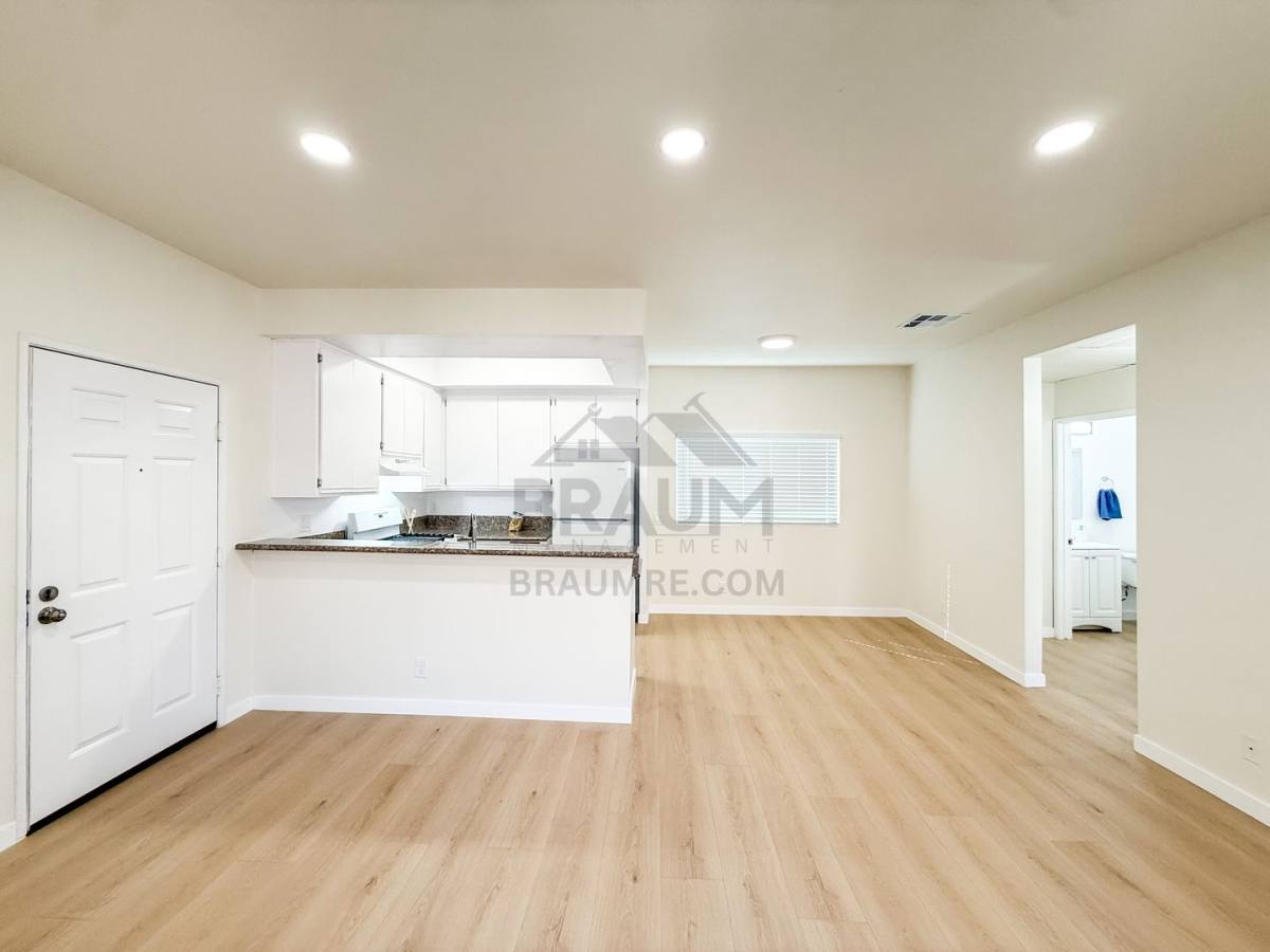 Apartment for rent at 11459 Collins St, North Hollywood, CA 91601