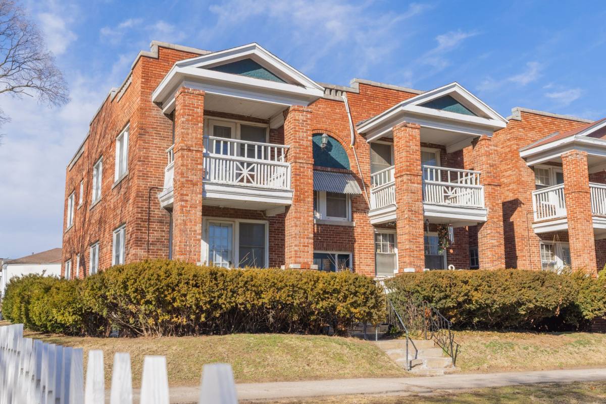 Apartment for rent at 2600-2614 Amie Court, Kansas City, MO 64124