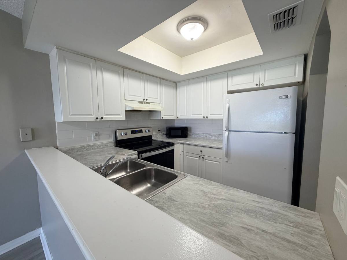 Apartment for rent at 823 Gleason Parkway, Cape Coral, FL 33914