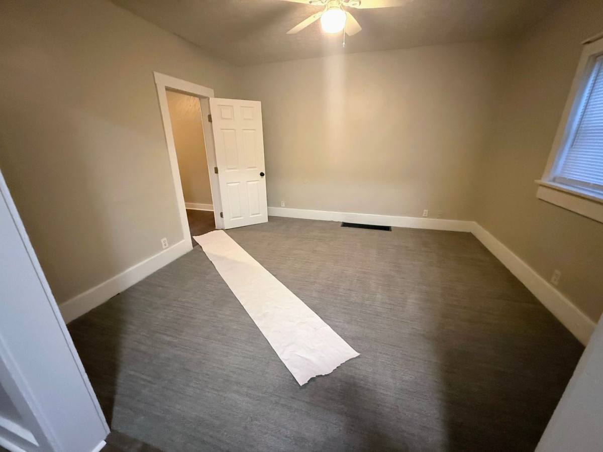 House for rent at 689 Kling St, Akron, OH 44311