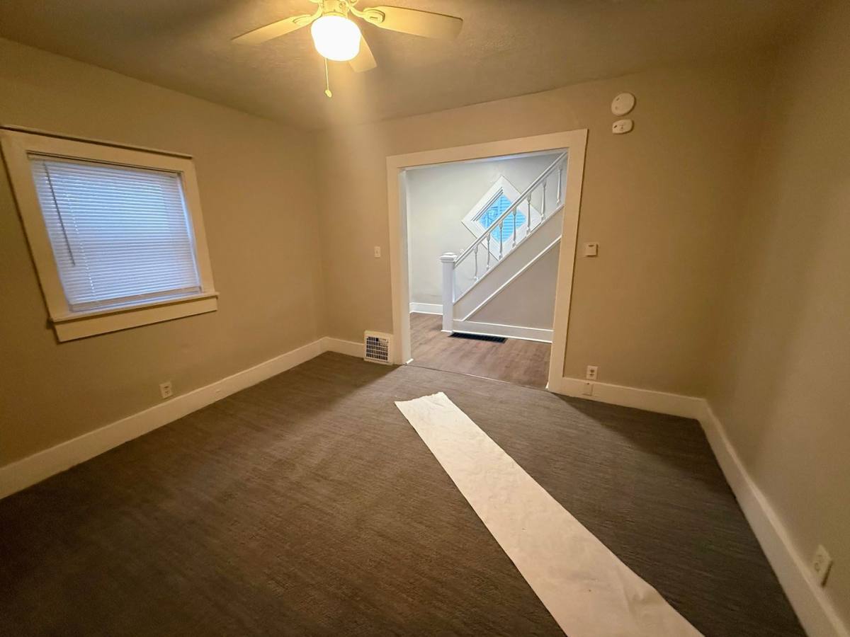 House for rent at 689 Kling St, Akron, OH 44311