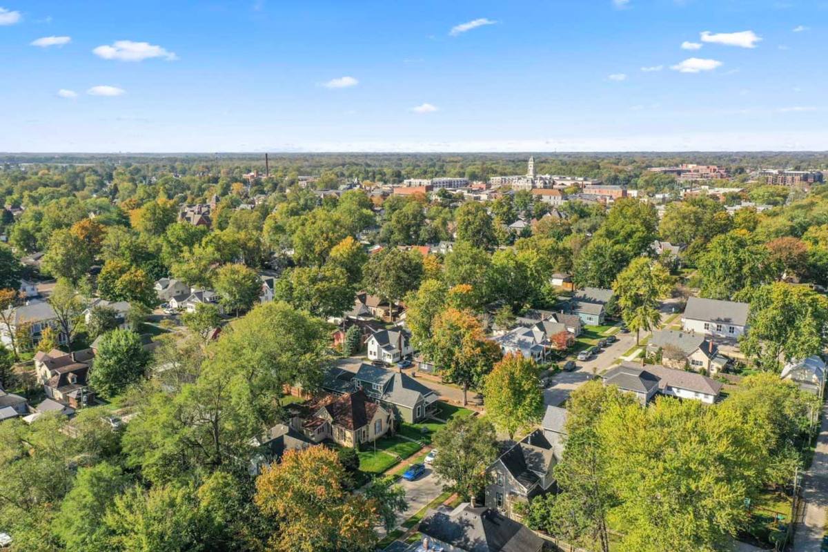 Apartment for rent at 1427 Wayne St, Noblesville, IN 46060
