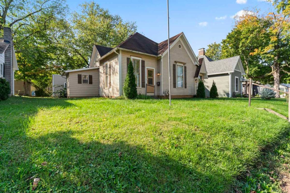 Apartment for rent at 1427 Wayne St, Noblesville, IN 46060
