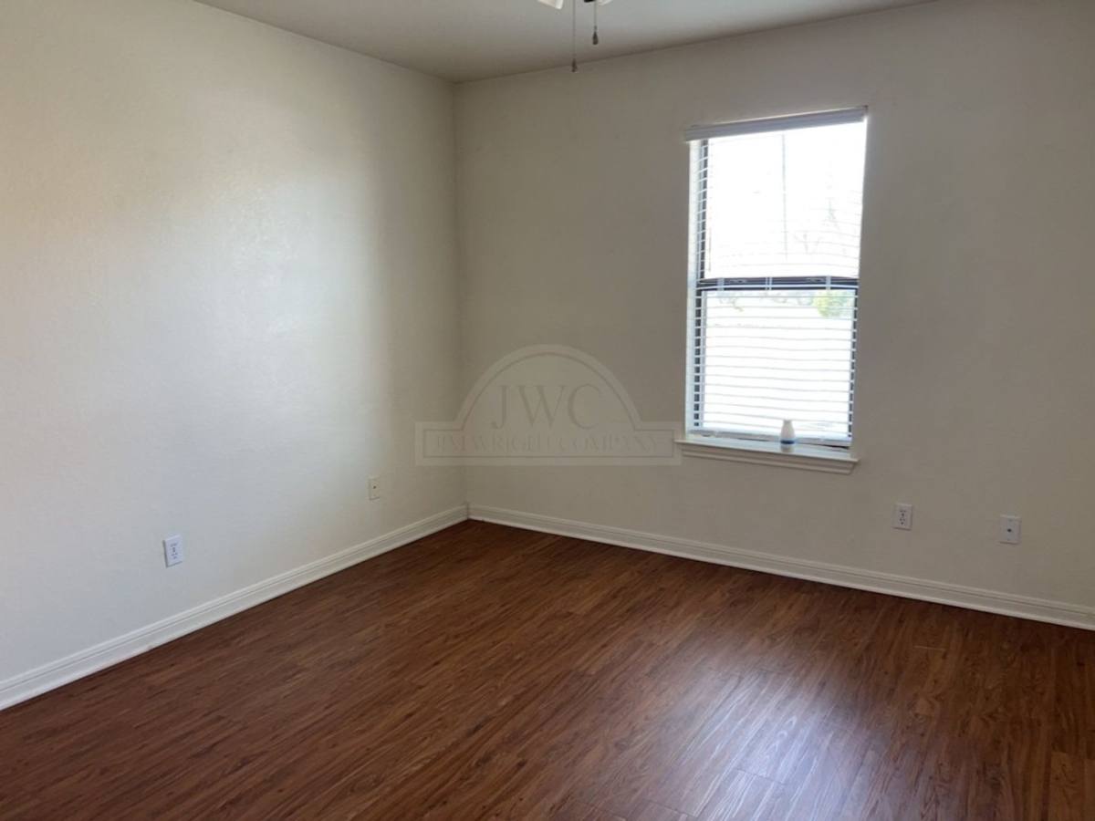Apartment for rent at 103 W Truman Ave, Copperas Cove, TX 76522