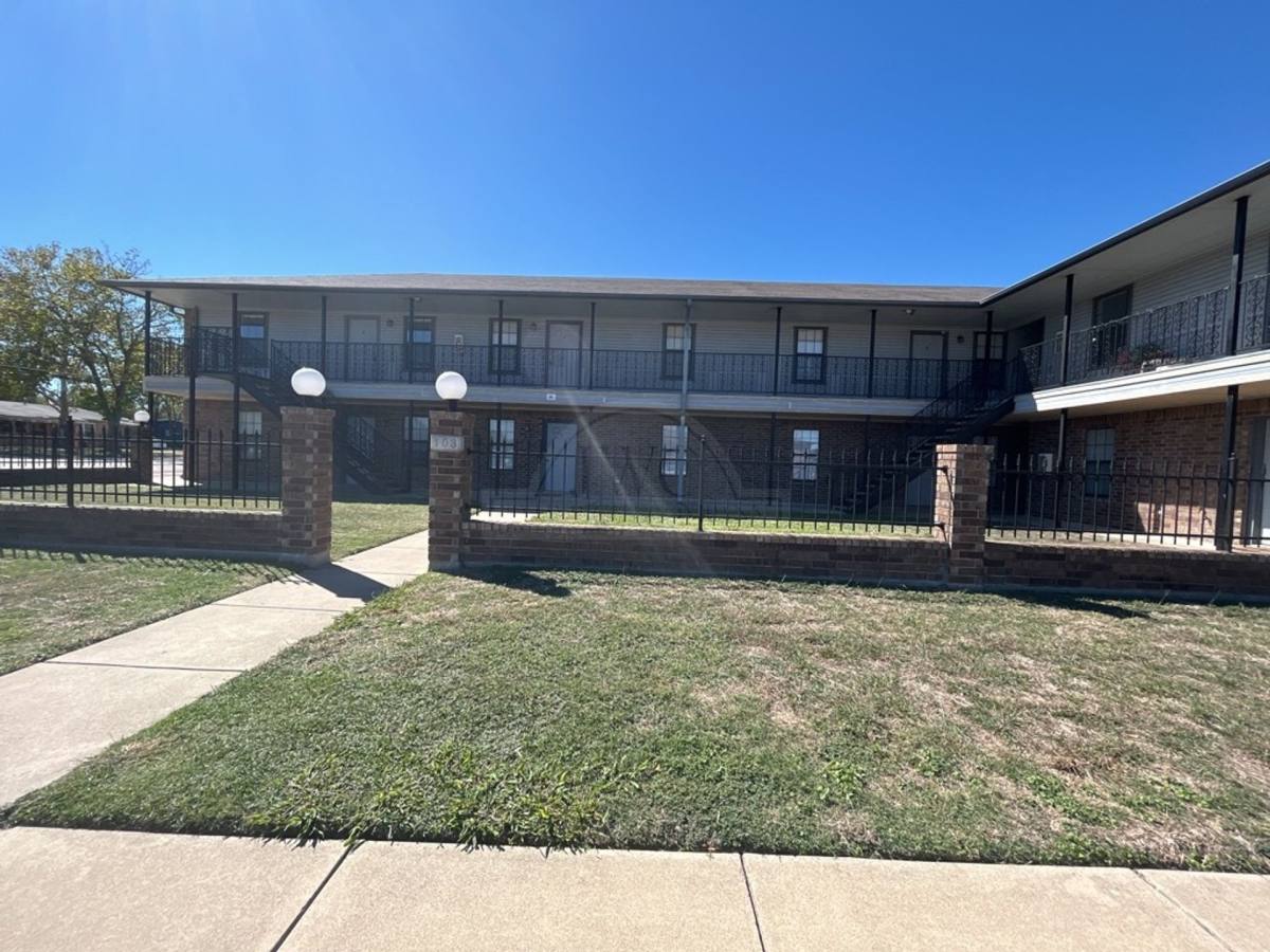 Apartment for rent at 103 W Truman Ave, Copperas Cove, TX 76522