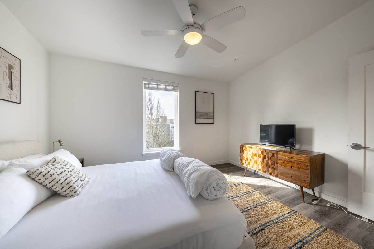 The Dorian, 1459 SE Ankeny St, Portland, OR 97214 - Apartment for Rent - Image 10