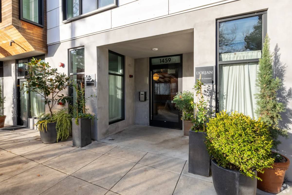 Apartment for rent at 1459 SE Ankeny St, Portland, OR 97214