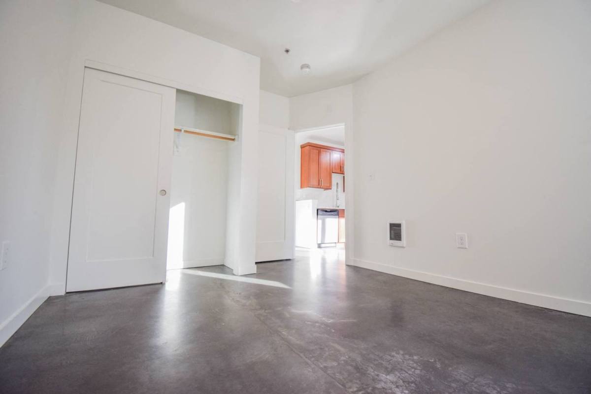 Apartment for rent at 1459 SE Ankeny St, Portland, OR 97214