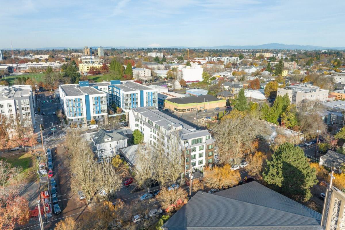 Apartment for rent at 1459 SE Ankeny St, Portland, OR 97214