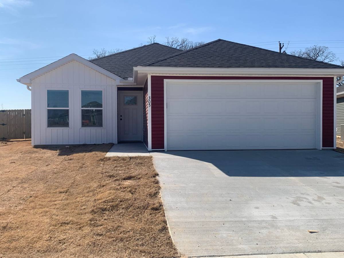 House for rent at 305 Foliage St, Decatur, AR 72722