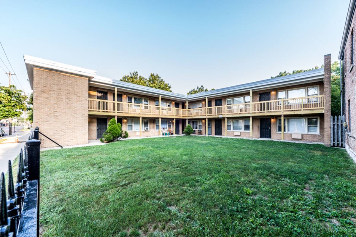 Apartment for rent at 2704-2710 E 83rd St, Chicago, IL 60617