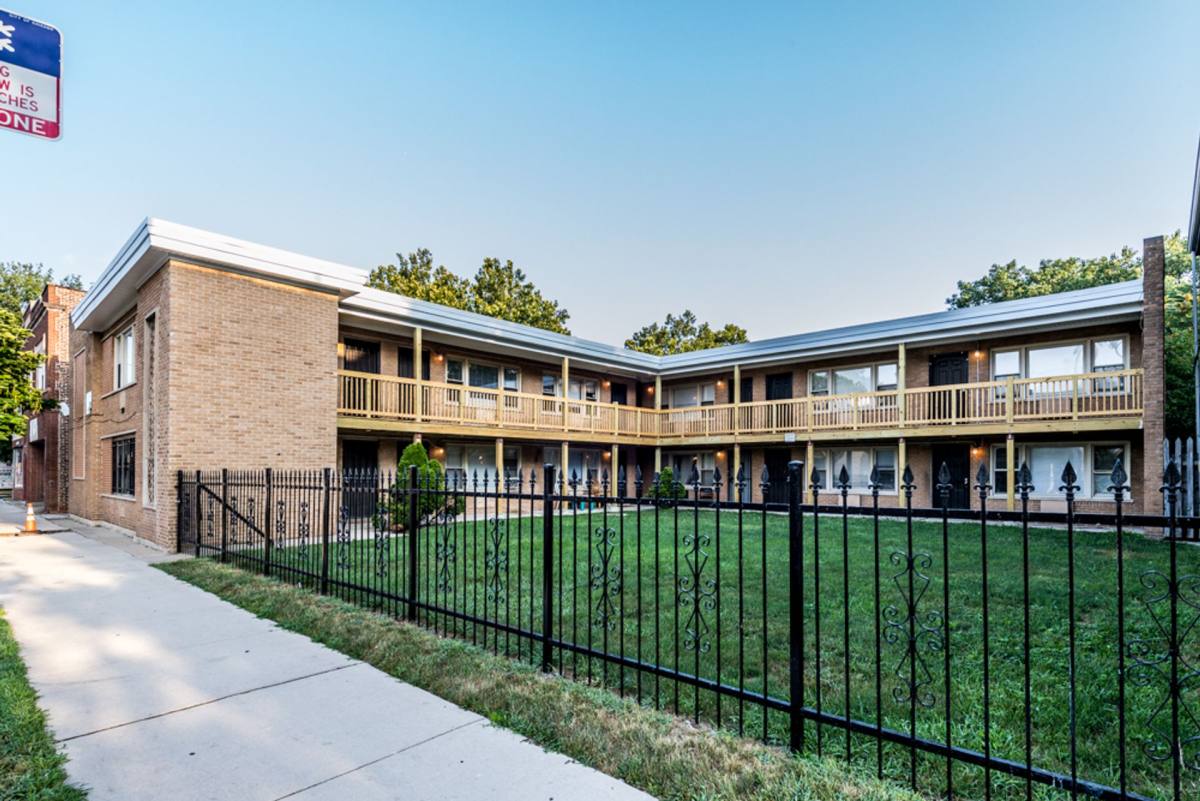 Apartment for rent at 2704-2710 E 83rd St, Chicago, IL 60617