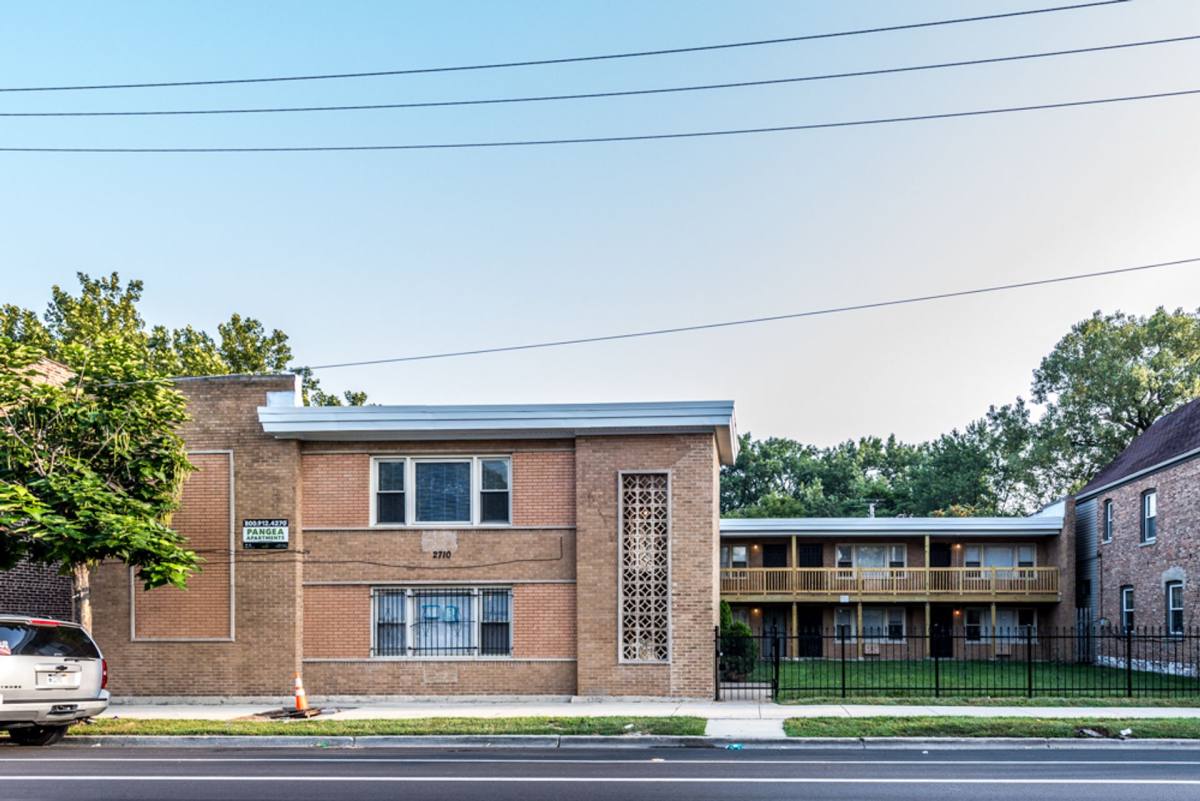Apartment for rent at 2704-2710 E 83rd St, Chicago, IL 60617