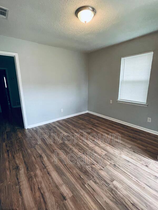 Apartment for rent at 3046 Sinclair St, Memphis, TN 38127