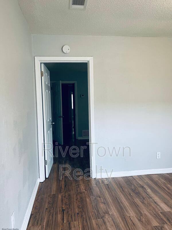 Apartment for rent at 3046 Sinclair St, Memphis, TN 38127