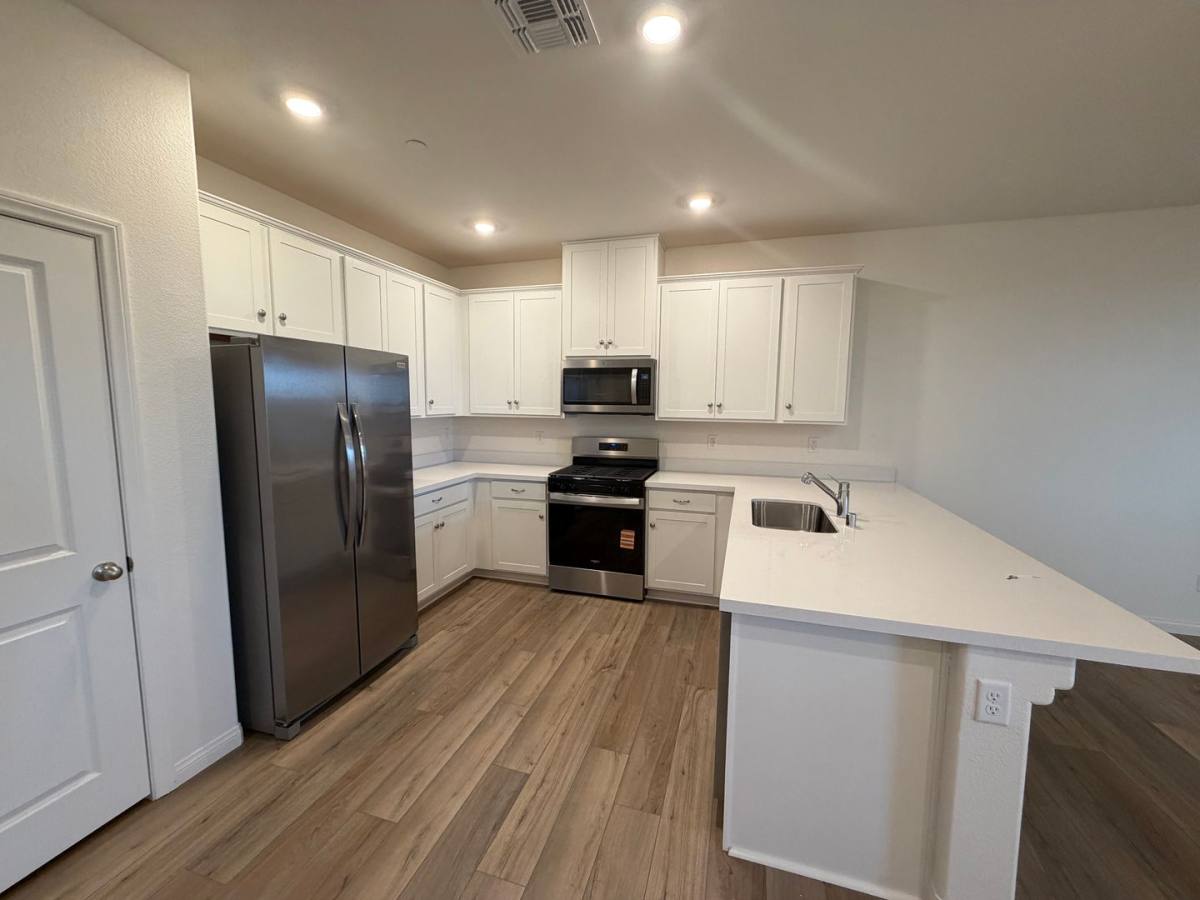 Townhouse for rent at 12480 Kings Creek Place, Las Vegas, NV 89138