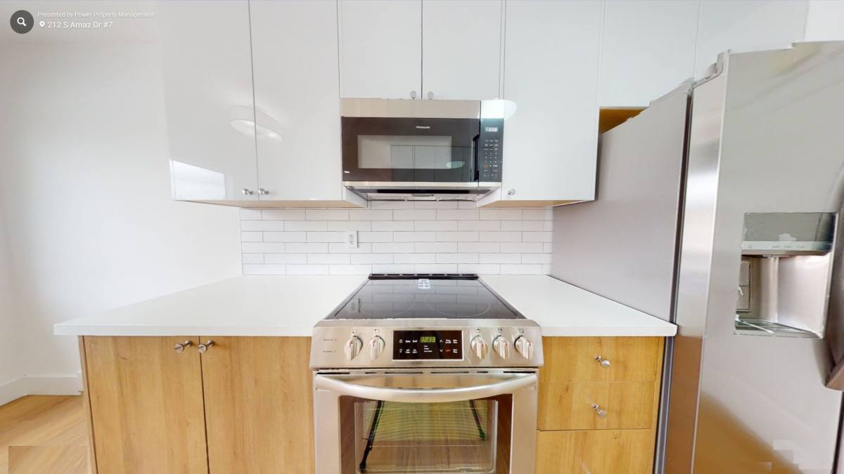 Apartment for rent at 212 S Arnaz Dr, Beverly Hills, CA 90211